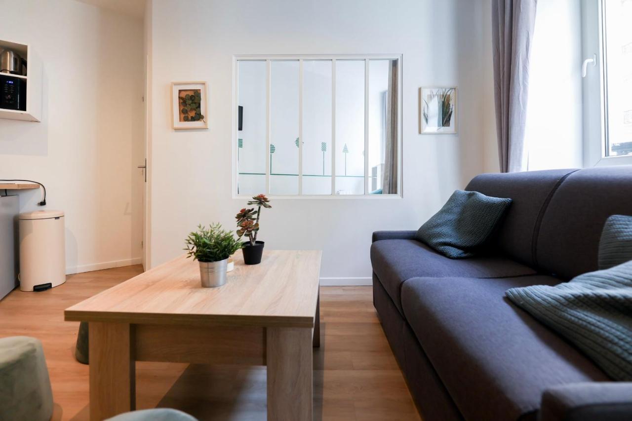 Green Apartment Near Montmartre And Opera Paris Bagian luar foto