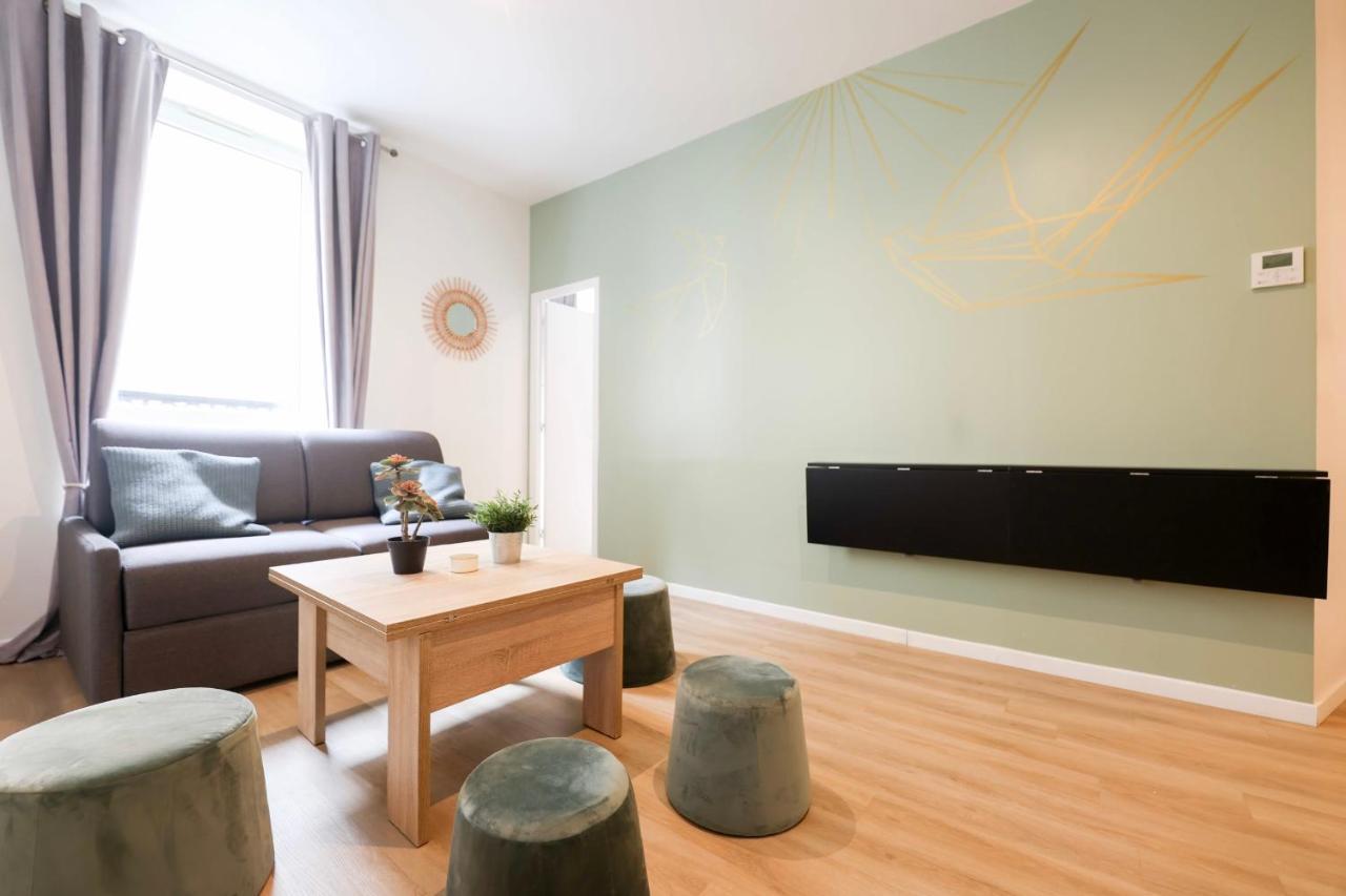 Green Apartment Near Montmartre And Opera Paris Bagian luar foto