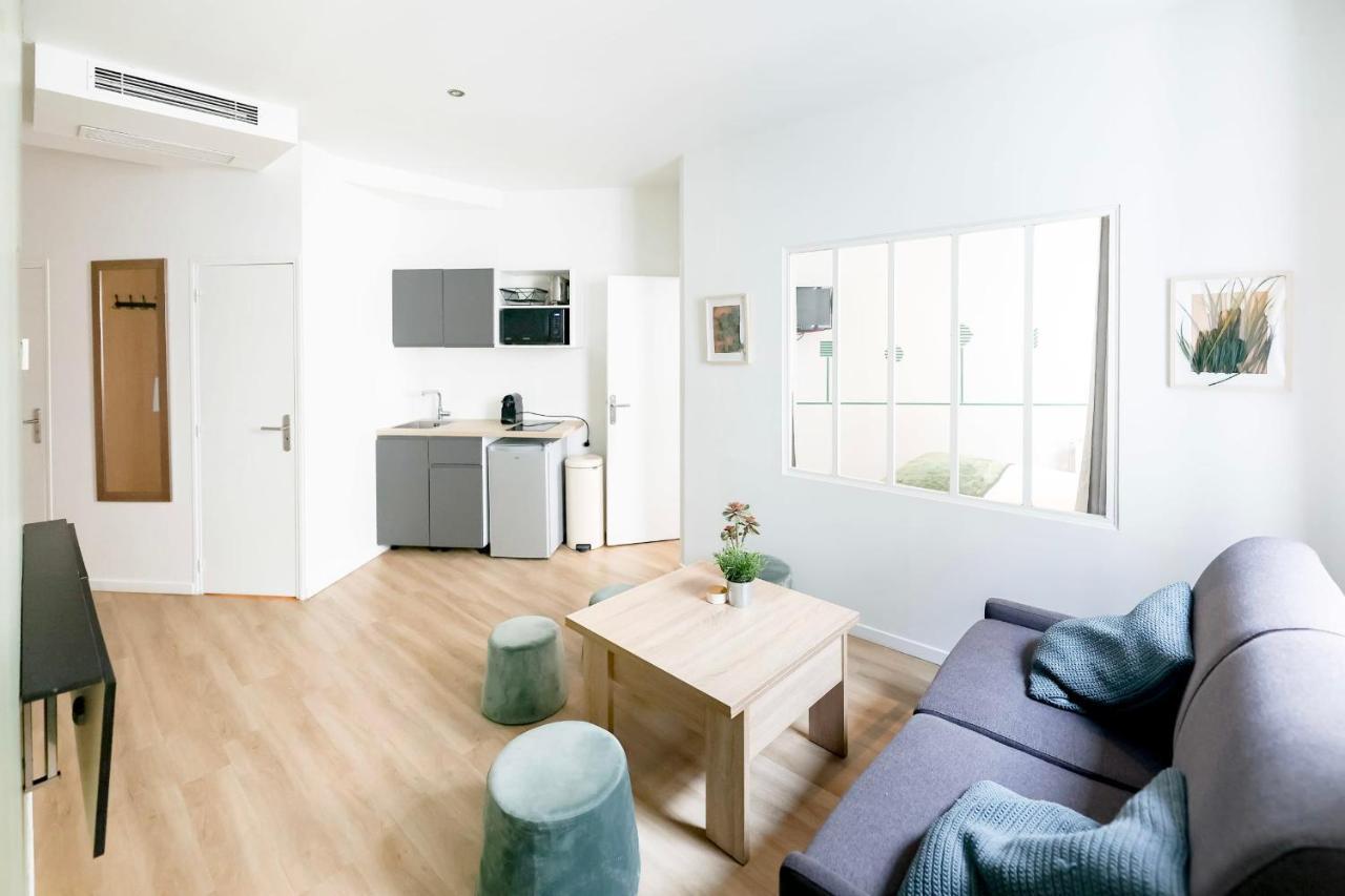Green Apartment Near Montmartre And Opera Paris Bagian luar foto