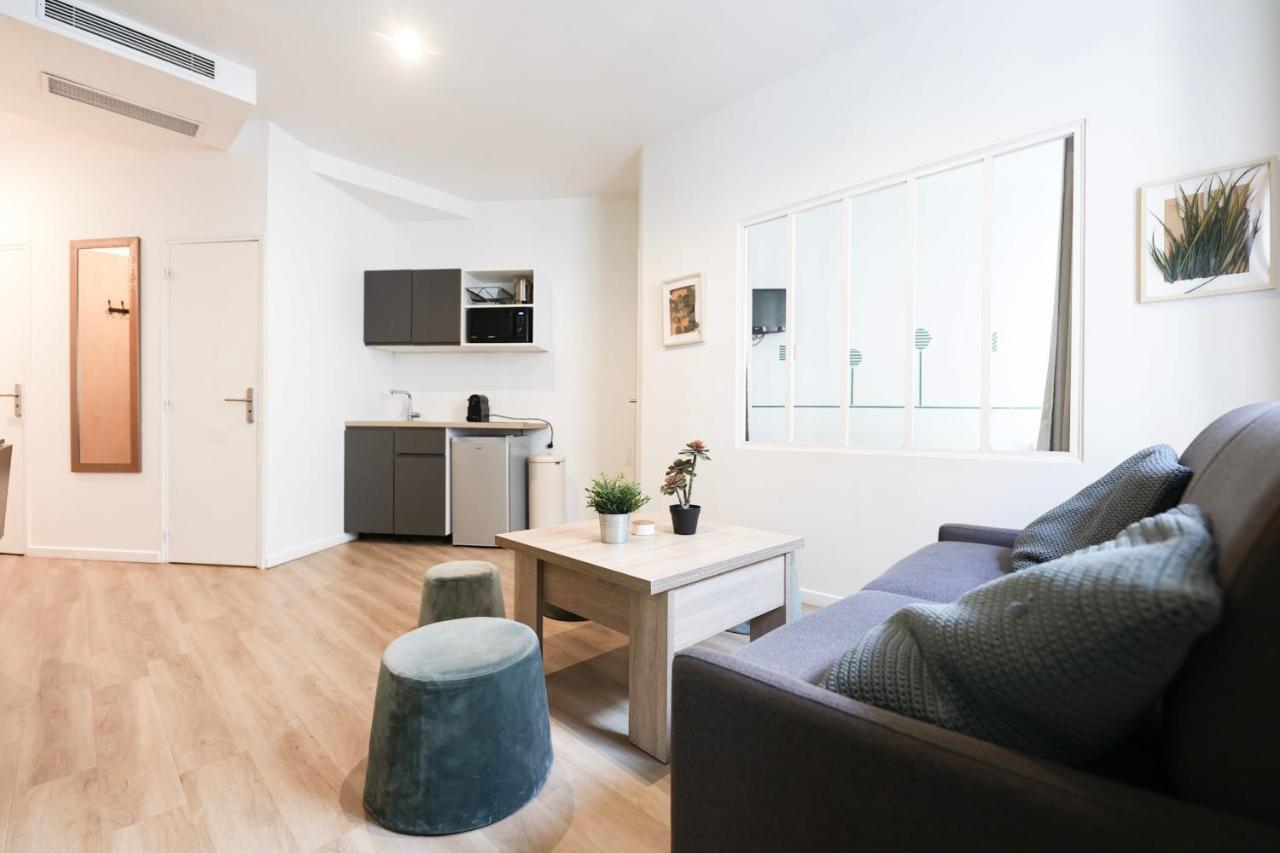 Green Apartment Near Montmartre And Opera Paris Bagian luar foto