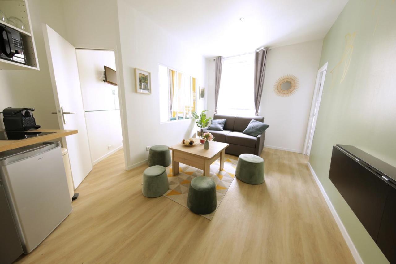 Green Apartment Near Montmartre And Opera Paris Bagian luar foto